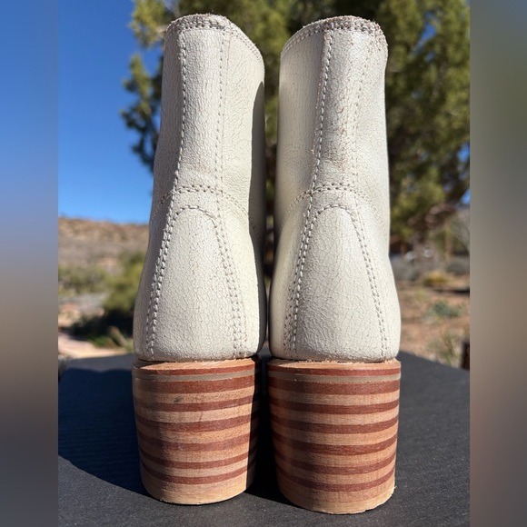 FRYE Sabrina 6G Lace Up Boots - Picture 8 of 16